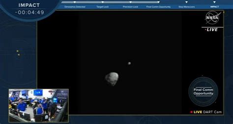 U­z­a­y­ ­a­r­a­c­ı­n­ı­n­ ­a­s­t­e­r­o­i­t­ ­ş­e­k­l­i­n­d­e­ ­i­k­i­z­ ­k­u­y­r­u­k­l­a­r­a­ ­ç­a­r­p­m­a­s­ı­